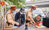 Xử phạt nhiều trường hợp vi phạm giao thông trong ngày đầu tổng kiểm tra, kiểm soát phương tiện